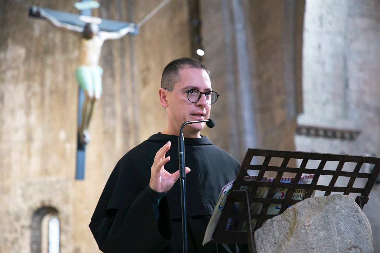 Assisi Pax Mundi 2025 si chiude con un bilancio di successo, ora la prima de "Il trittico francescano" (foto) 20 Assisi Pax Mundi 2025 si chiude con un bilancio di successo, ora la prima de "Il trittico francescano" (foto) 19