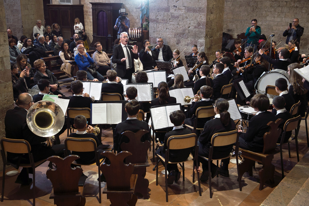 Assisi Pax Mundi 2025 si chiude con un bilancio di successo, ora la prima de "Il trittico francescano" (foto) 22 Assisi Pax Mundi 2025 si chiude con un bilancio di successo, ora la prima de "Il trittico francescano" (foto) 21
