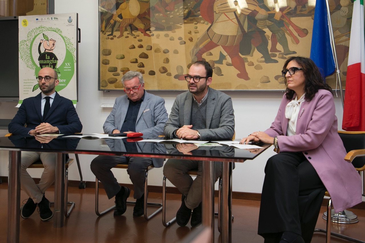 Giano dell’Umbria celebra la 20ª edizione de "La Mangiaunta" (foto+video) 12 Giano dell’Umbria celebra la 20ª edizione de "La Mangiaunta" (foto+video) 11