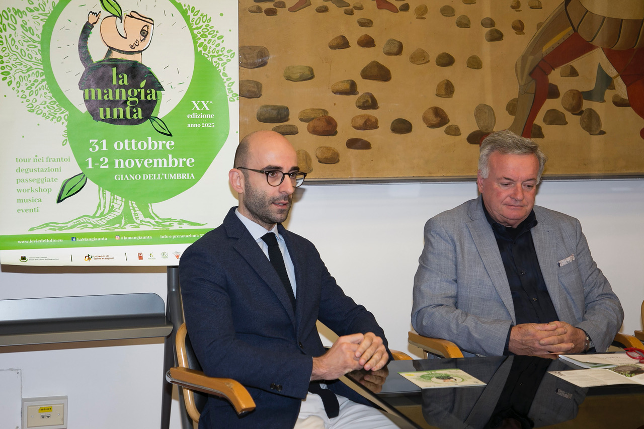 Giano dell’Umbria celebra la 20ª edizione de "La Mangiaunta" (foto+video) 18 Giano dell’Umbria celebra la 20ª edizione de "La Mangiaunta" (foto+video) 17