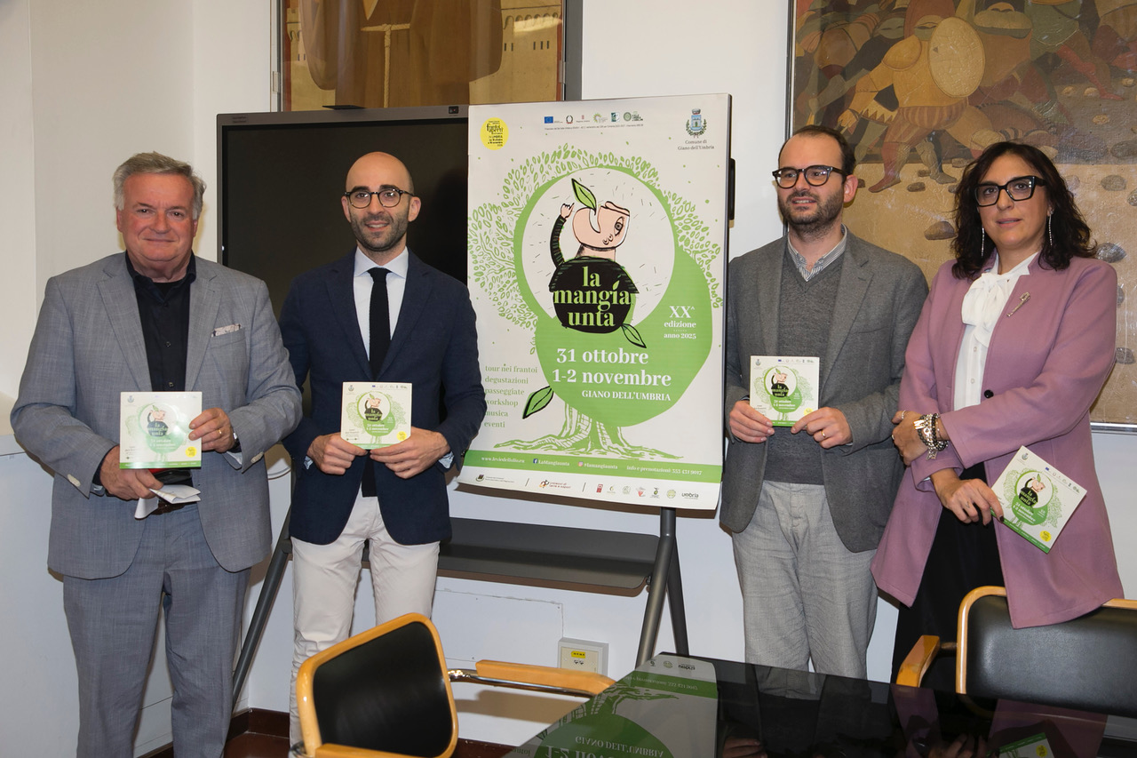 Giano dell’Umbria celebra la 20ª edizione de "La Mangiaunta" (foto+video) 28 Giano dell’Umbria celebra la 20ª edizione de "La Mangiaunta" (foto+video) 27