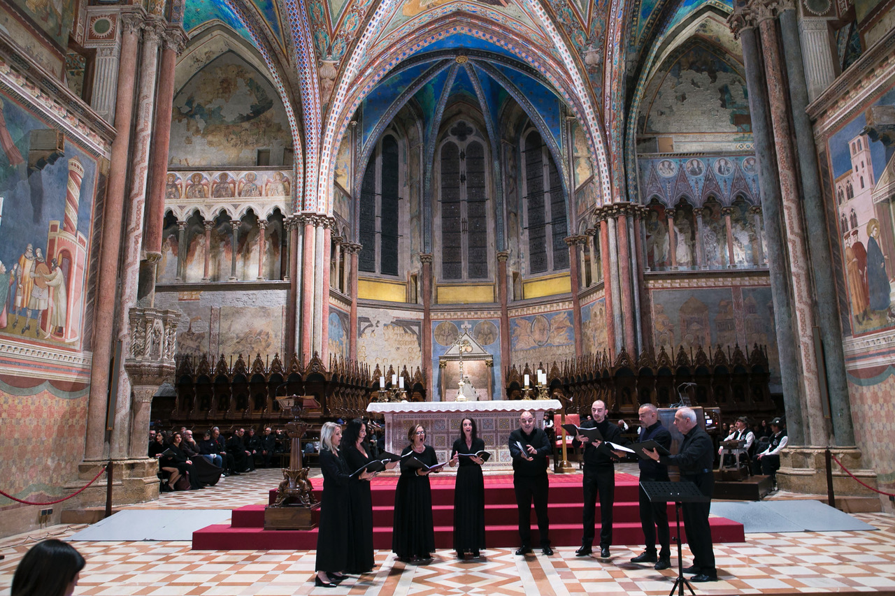 Assisi Pax Mundi 2025 si chiude con un bilancio di successo, ora la prima de "Il trittico francescano" (foto) 38 Assisi Pax Mundi 2025 si chiude con un bilancio di successo, ora la prima de "Il trittico francescano" (foto) 37