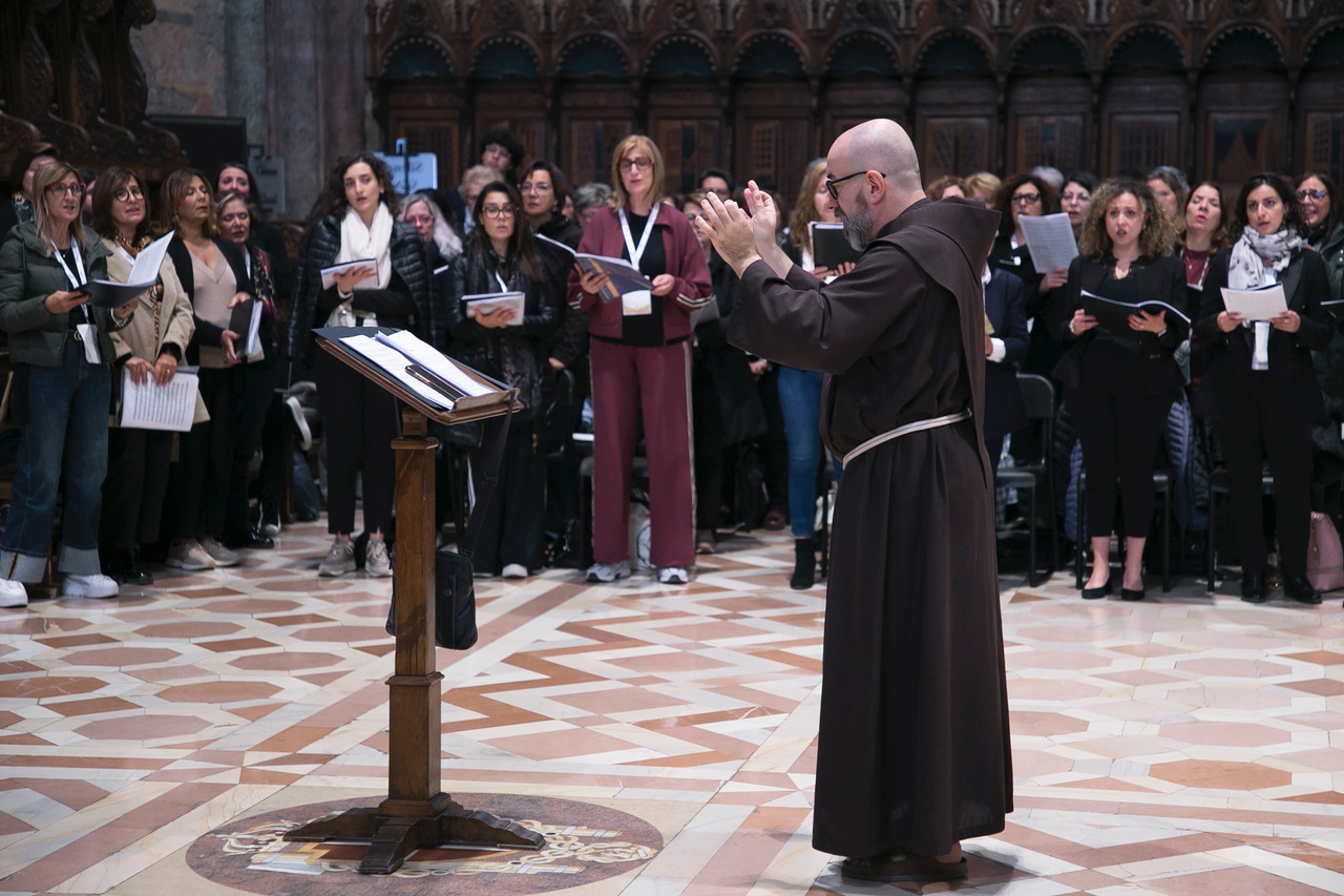 Assisi Pax Mundi 2025 si chiude con un bilancio di successo, ora la prima de "Il trittico francescano" (foto) 68 Assisi Pax Mundi 2025 si chiude con un bilancio di successo, ora la prima de "Il trittico francescano" (foto) 67