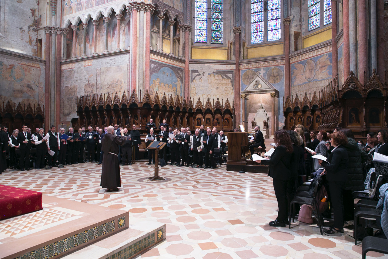 Assisi Pax Mundi 2025 si chiude con un bilancio di successo, ora la prima de "Il trittico francescano" (foto) 80 Assisi Pax Mundi 2025 si chiude con un bilancio di successo, ora la prima de "Il trittico francescano" (foto) 79