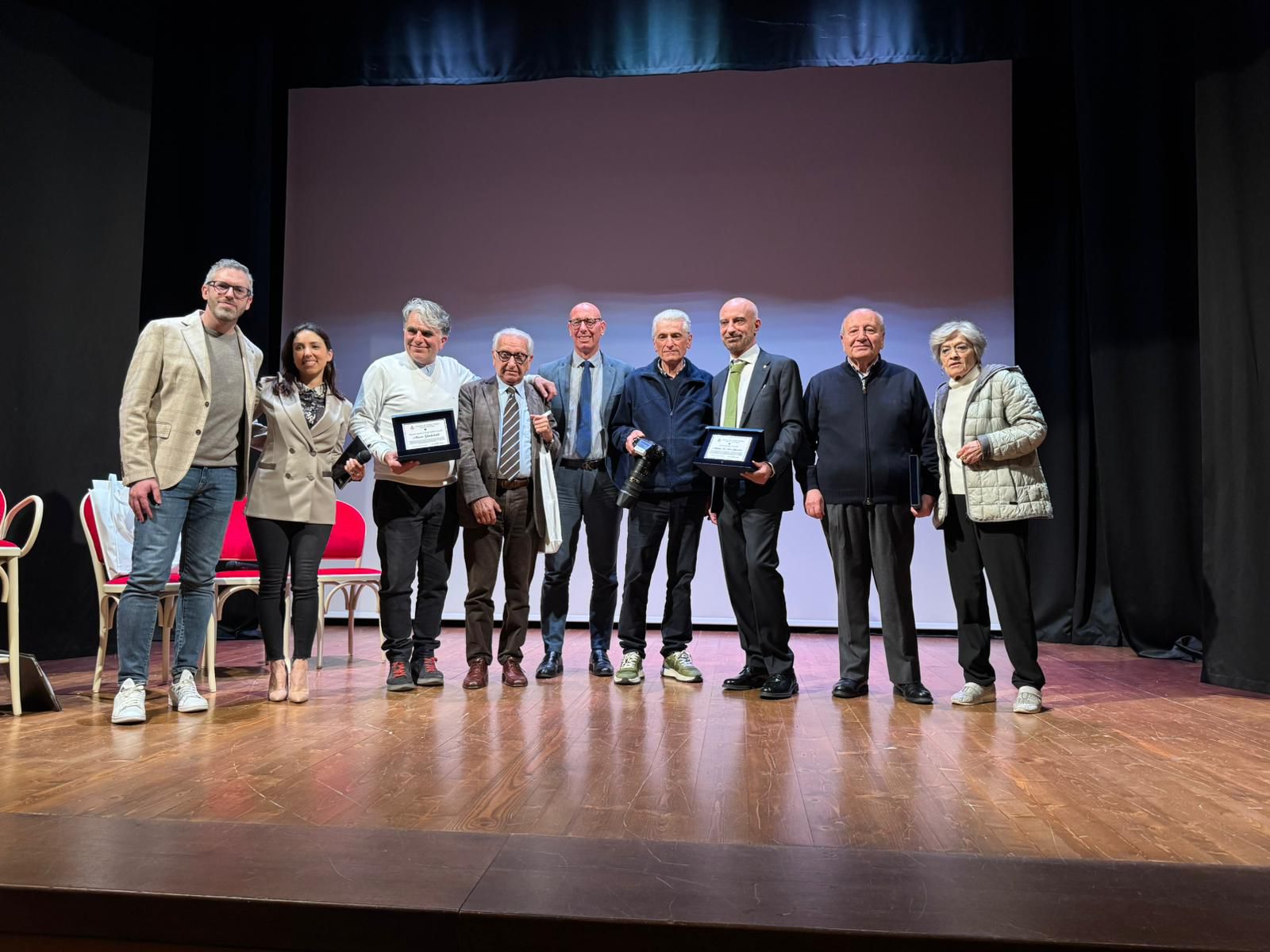 Omaggio a Raffaello Lucarelli: Gualdo Tadino celebra il pioniere del cinema italiano 11