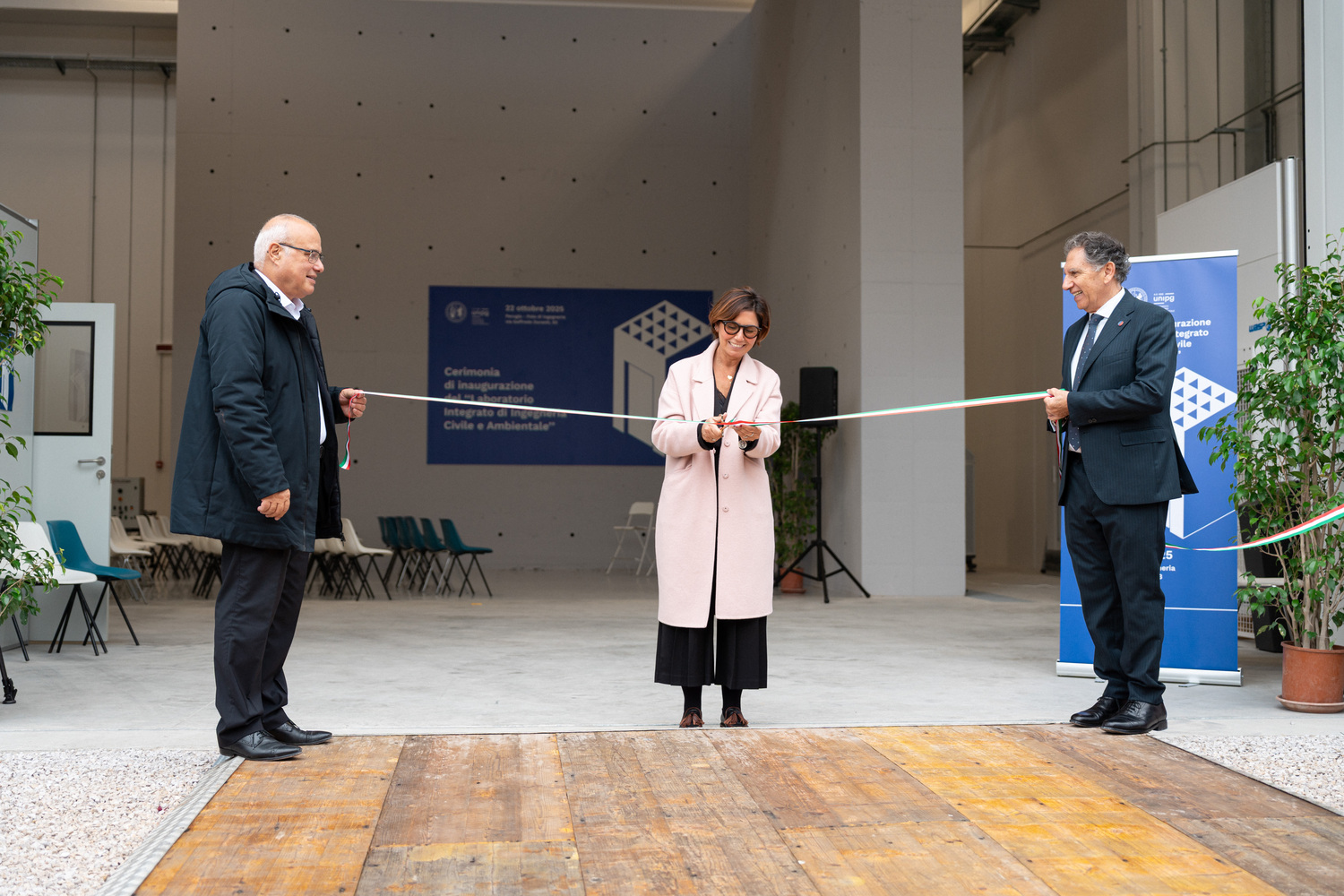Inaugurato il nuovo Laboratorio di Prove Strutturali e Ingegneria Sismica dell’Università di Perugia 4 Inaugurato il nuovo Laboratorio di Prove Strutturali e Ingegneria Sismica dell’Università di Perugia 3