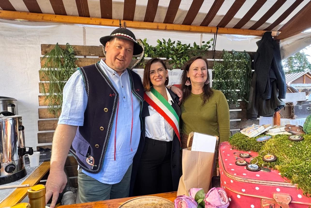 A Perugia il via alla Fiera dei Morti: è la più grande del centro Italia (foto) 12 A Perugia il via alla Fiera dei Morti: è la più grande del centro Italia (foto) 11