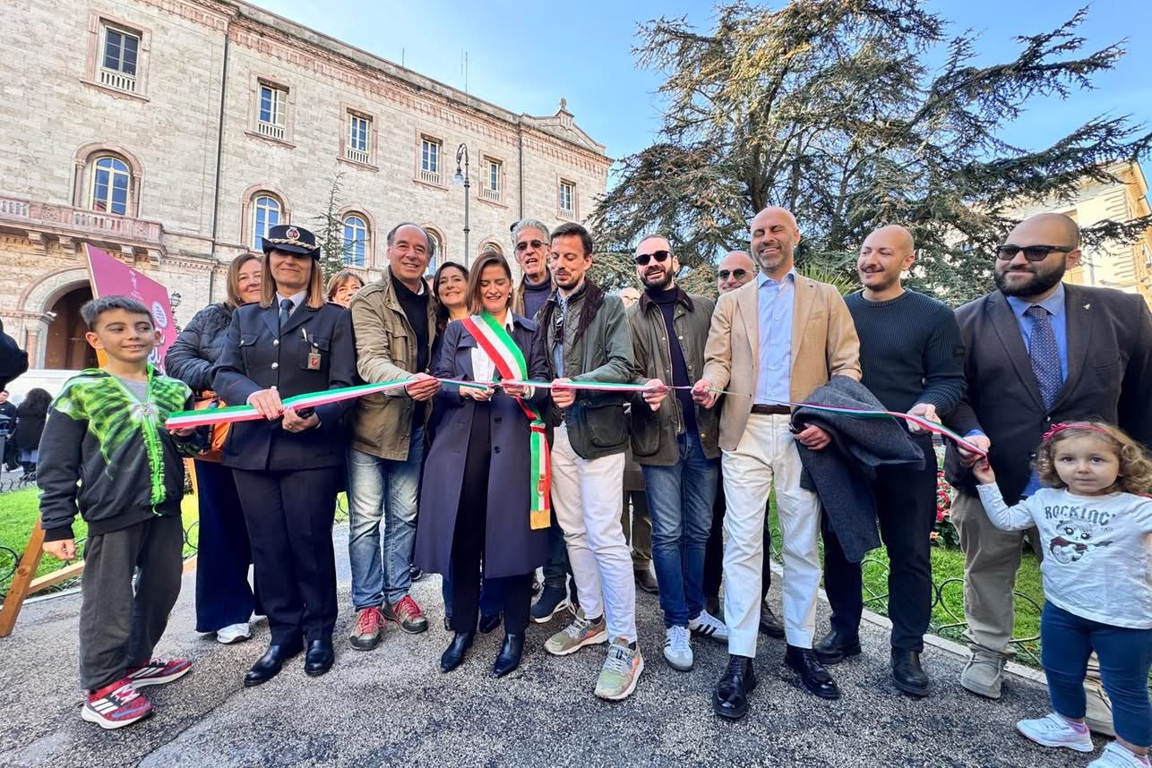 A Perugia il via alla Fiera dei Morti: è la più grande del centro Italia (foto) 16 A Perugia il via alla Fiera dei Morti: è la più grande del centro Italia (foto) 15