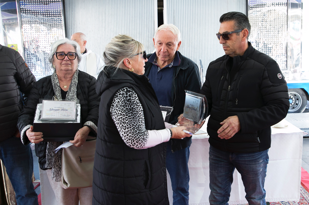 Celebrazione al Luna Park: la messa del vescovo Maffeis esalta il valore della comunità e della gioia condivisa (foto) 40 Celebrazione al Luna Park: la messa del vescovo Maffeis esalta il valore della comunità e della gioia condivisa (foto) 39