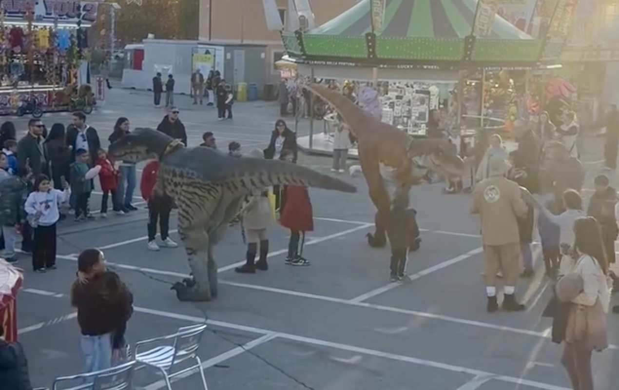 Festa del Bambino al via a Perugia: ai Baracconi sono arrivati i dinosauri (foto) 15