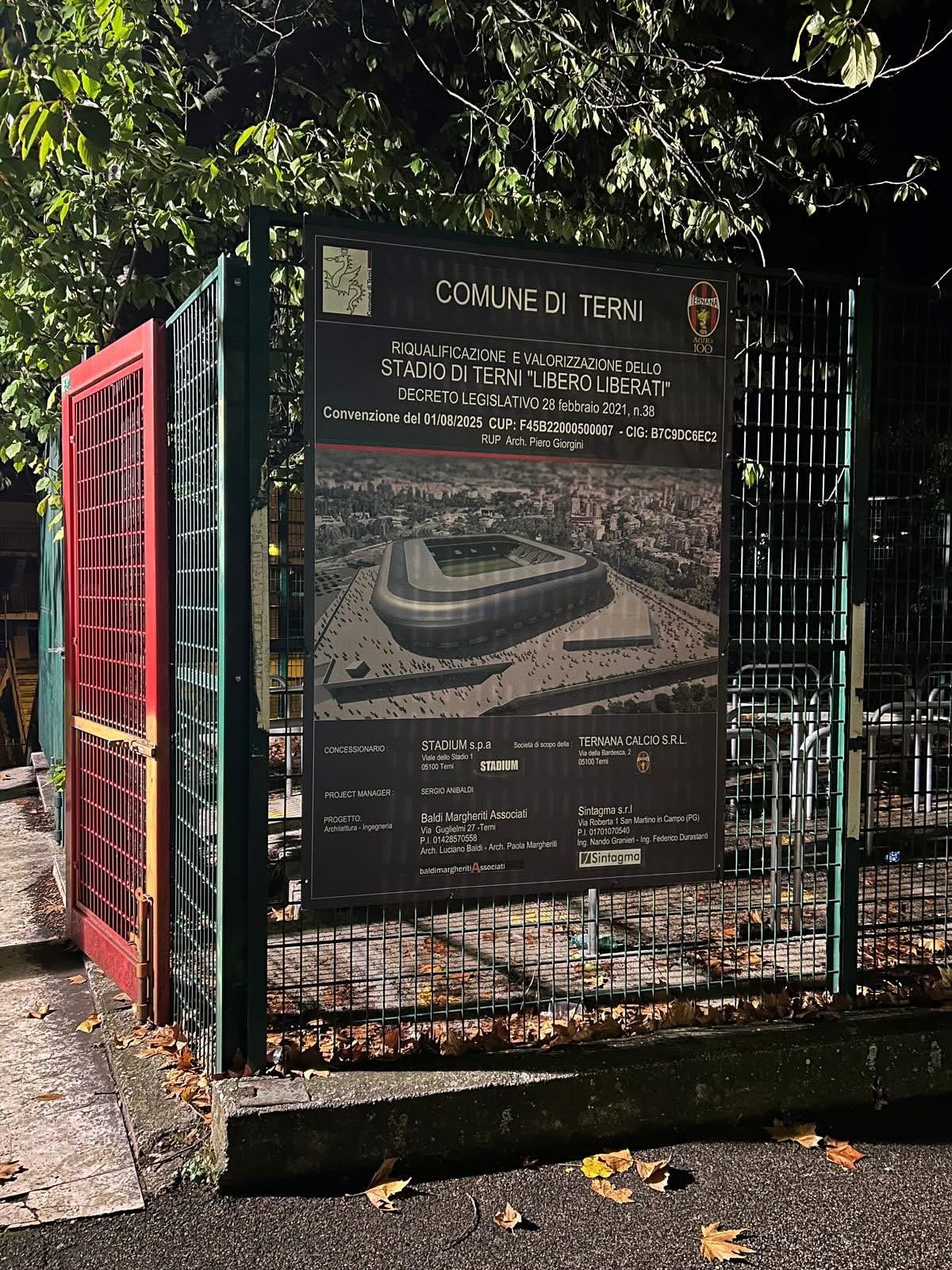 Terni, Bandecchi: “Via ai lavori per stadio e clinica”. Affissi i cartelli davanti al Liberati (foto) 11