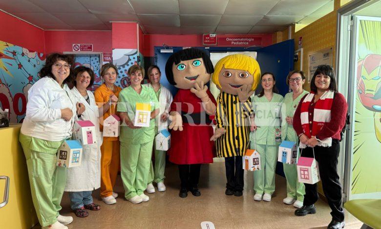 Le mascotte di Eurochocolate in visita al reparto di Oncoematologia pediatrica di Perugia 2 Le mascotte di Eurochocolate in visita al reparto di Oncoematologia pediatrica di Perugia 1