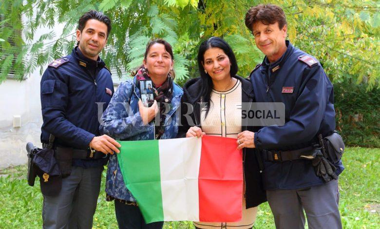 Donna vittima di violenza diventa italiana e ringrazia la polizia 1
