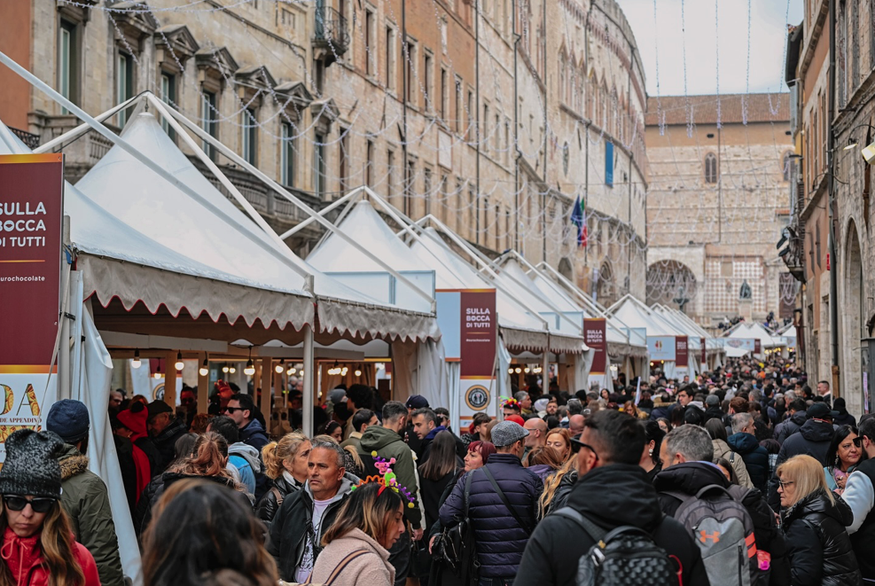 Eurochocolate 2025: “La festa tra le nuvole” porta a Perugia dieci giorni di dolcezza e meraviglia 10 Eurochocolate 2025: “La festa tra le nuvole” porta a Perugia dieci giorni di dolcezza e meraviglia 9