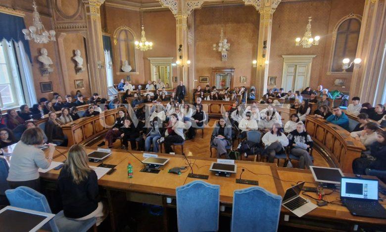 La salute mentale a Perugia in Umbria tra storia e futuro: grande partecipazione al convegno in Provincia 2 La salute mentale a Perugia in Umbria tra storia e futuro: grande partecipazione al convegno in Provincia 1