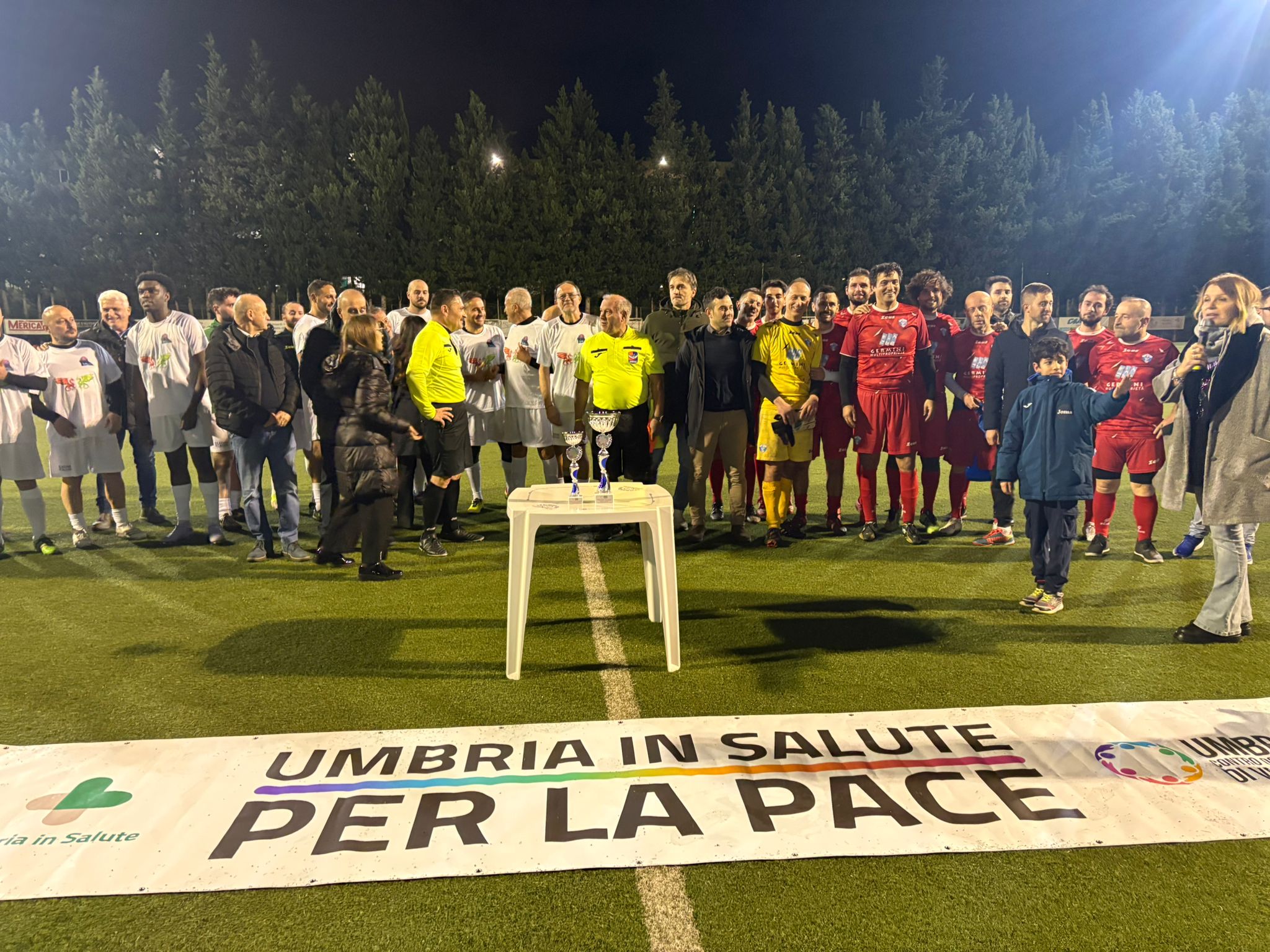 Sanità e sport uniti contro la violenza: successo al match tra Perugia e Terni 14 Sanità e sport uniti contro la violenza: successo al match tra Perugia e Terni 13