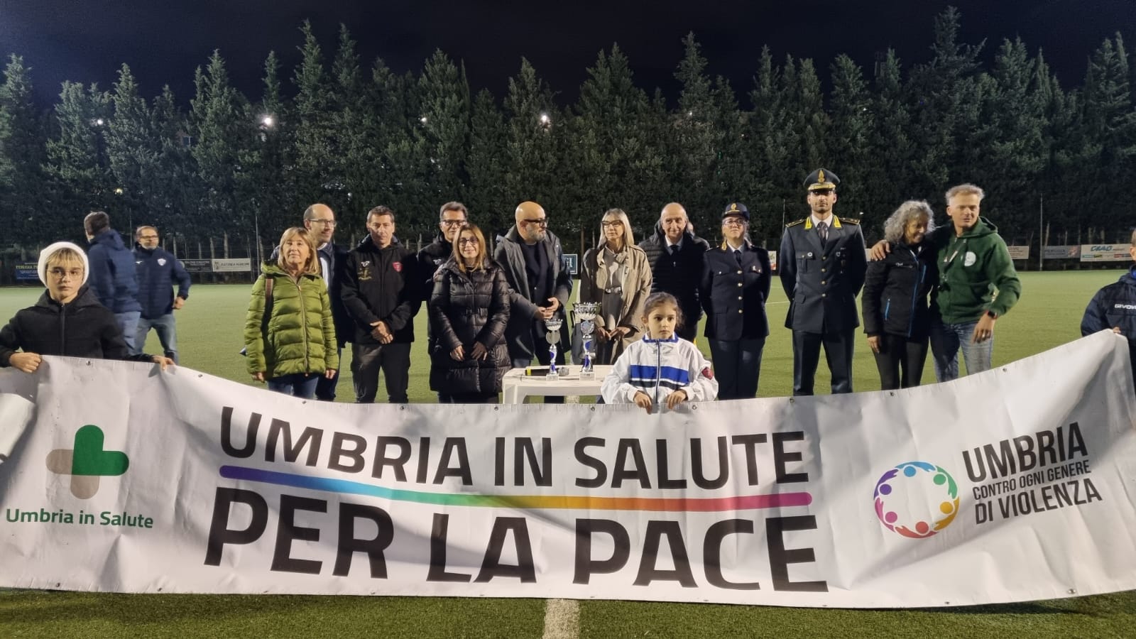 Sanità e sport uniti contro la violenza: successo al match tra Perugia e Terni 16 Sanità e sport uniti contro la violenza: successo al match tra Perugia e Terni 15