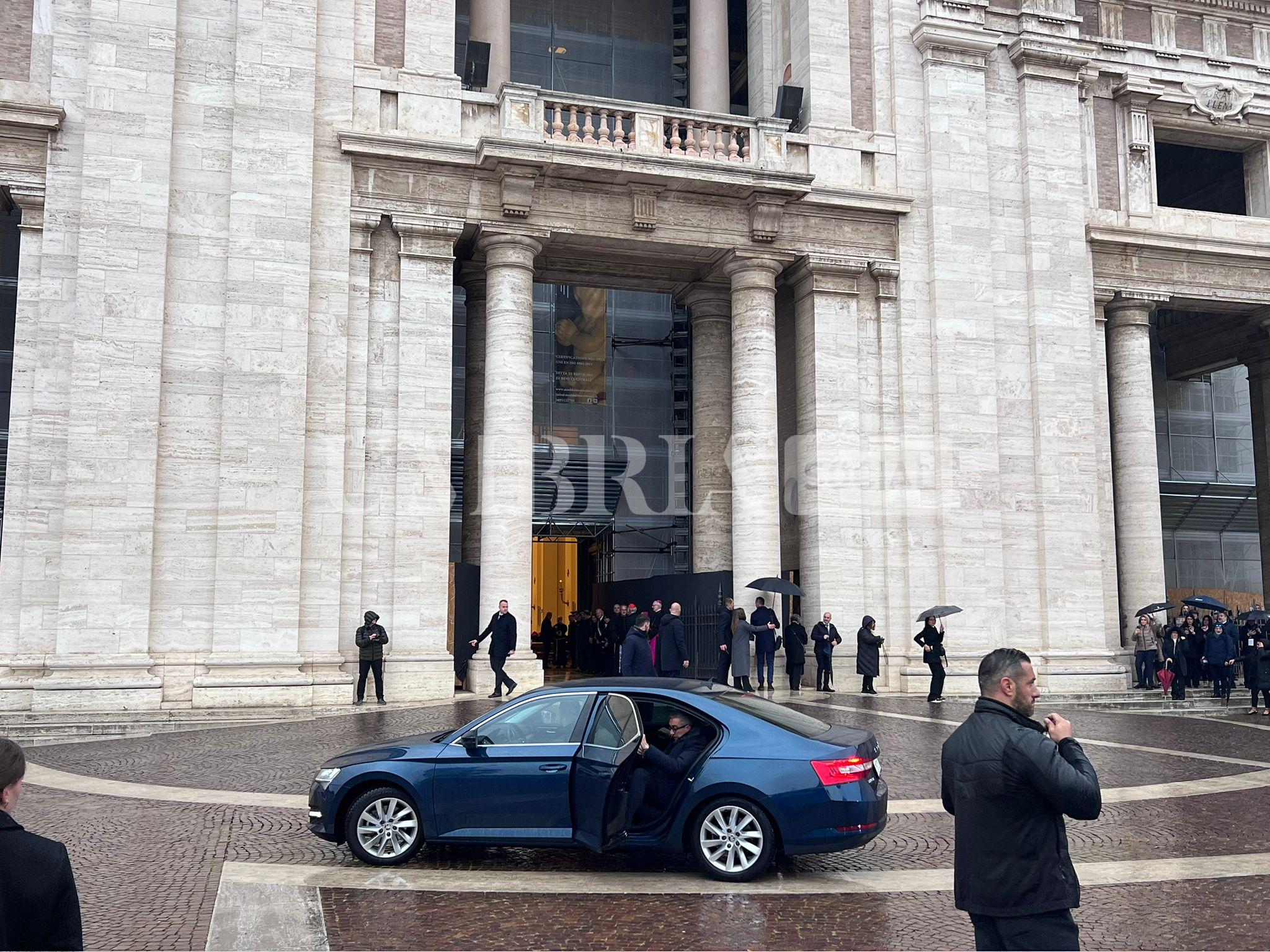 Papa Leone in Umbria: tra Assisi e Montefalco tanti fedeli per il Pontefice (foto) 68 Papa Leone in Umbria: tra Assisi e Montefalco tanti fedeli per il Pontefice (foto) 67