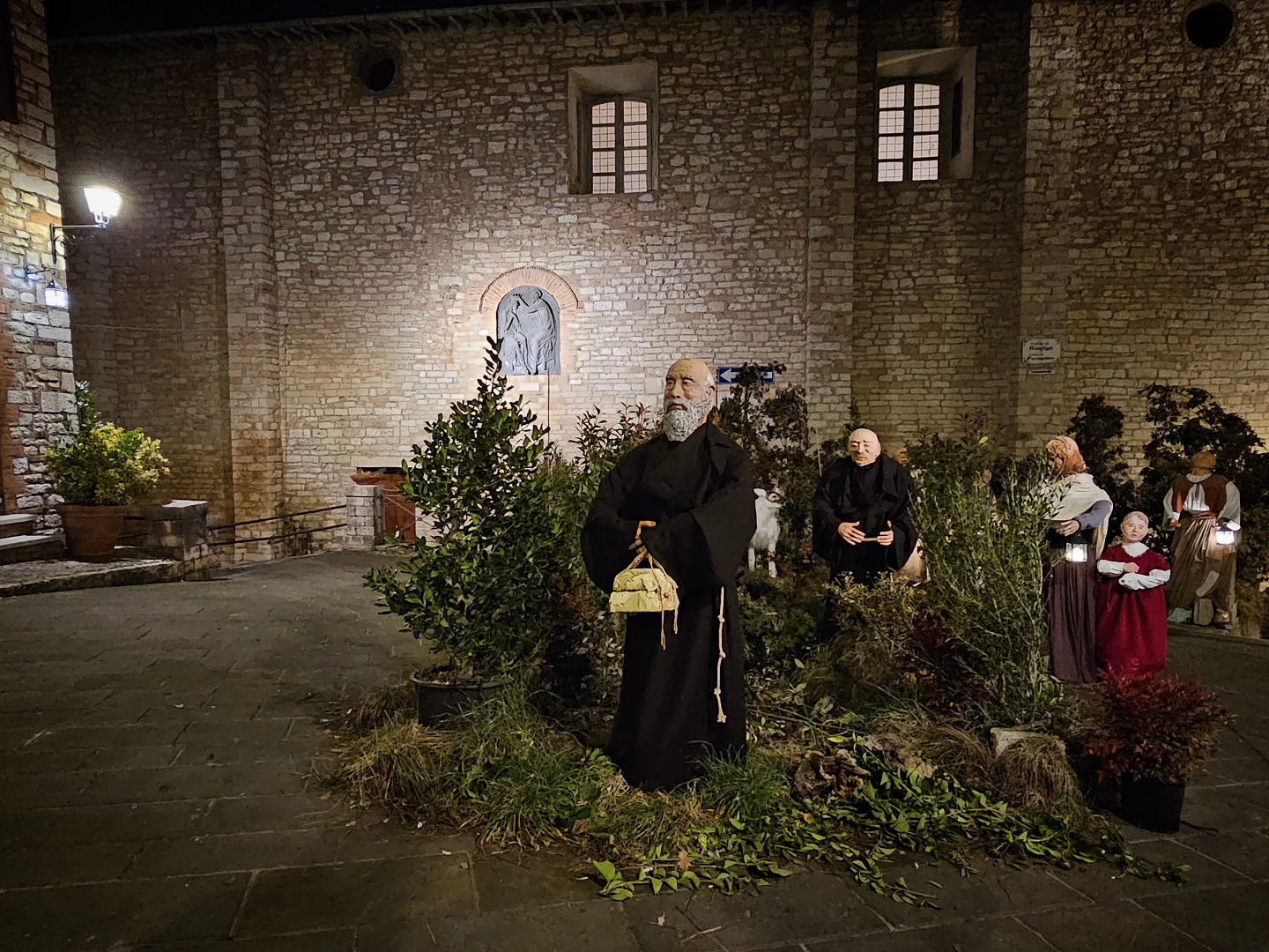 Natale a Corciano 2025: un borgo tra luce, arte e natura 8 Natale a Corciano 2025: un borgo tra luce, arte e natura 7