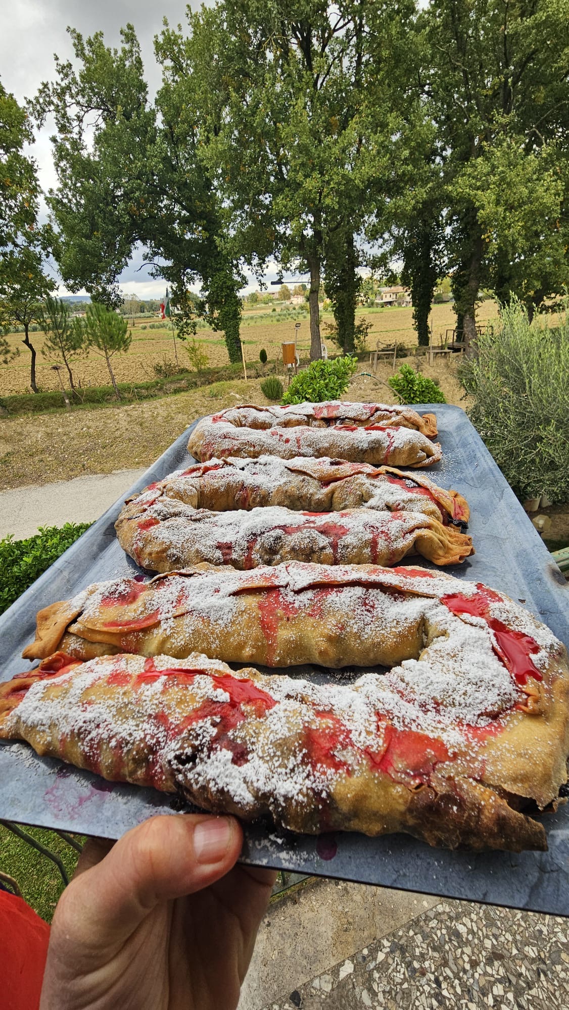 La rocciata umbra conquista l’America: una troupe statunitense a casa di Nonna Iside (foto) 11