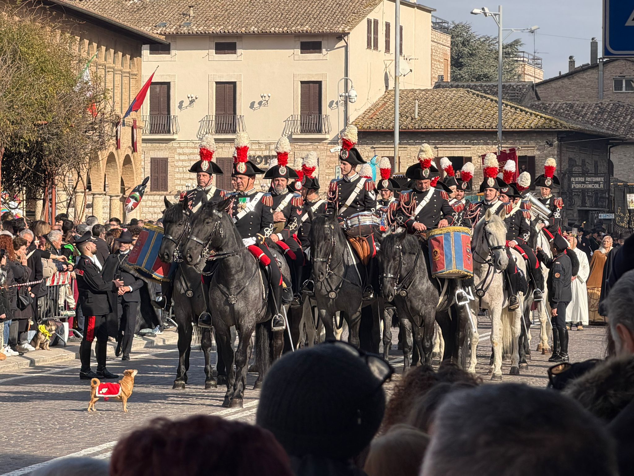 Grande festa a Santa Maria degli Angeli per il Piatto di Sant’Antonio (foto) 48 Grande festa a Santa Maria degli Angeli per il Piatto di Sant’Antonio (foto) 47