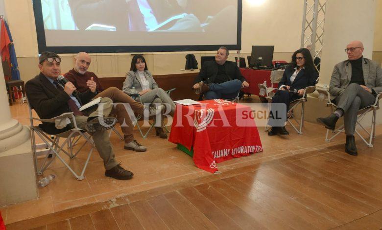 Trasporti umbri al centro dello sviluppo: siglato il "Patto per l’amore dei trasporti" 2 Trasporti umbri al centro dello sviluppo: siglato il "Patto per l’amore dei trasporti" 1