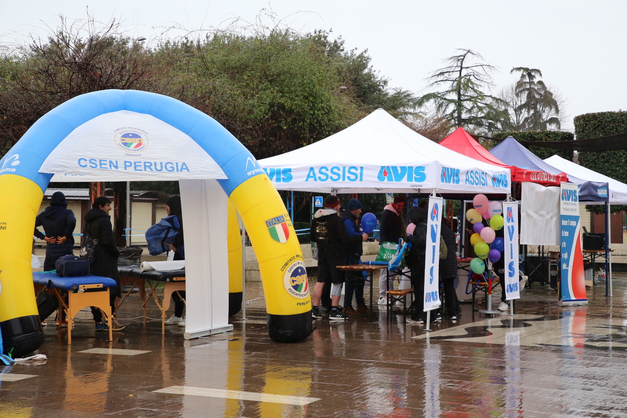 Gennaiola 2026: grande successo a Santa Maria degli Angeli. Trionfano Simon Kibet e Melissa Fracassini (foto+video) 5 Gennaiola 2026: grande successo a Santa Maria degli Angeli. Trionfano Simon Kibet e Melissa Fracassini (foto+video) 4