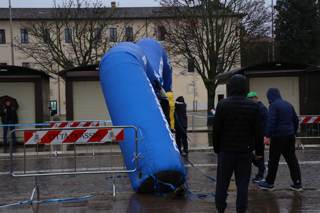 Gennaiola 2026: grande successo a Santa Maria degli Angeli. Trionfano Simon Kibet e Melissa Fracassini (foto+video) 7 Gennaiola 2026: grande successo a Santa Maria degli Angeli. Trionfano Simon Kibet e Melissa Fracassini (foto+video) 6