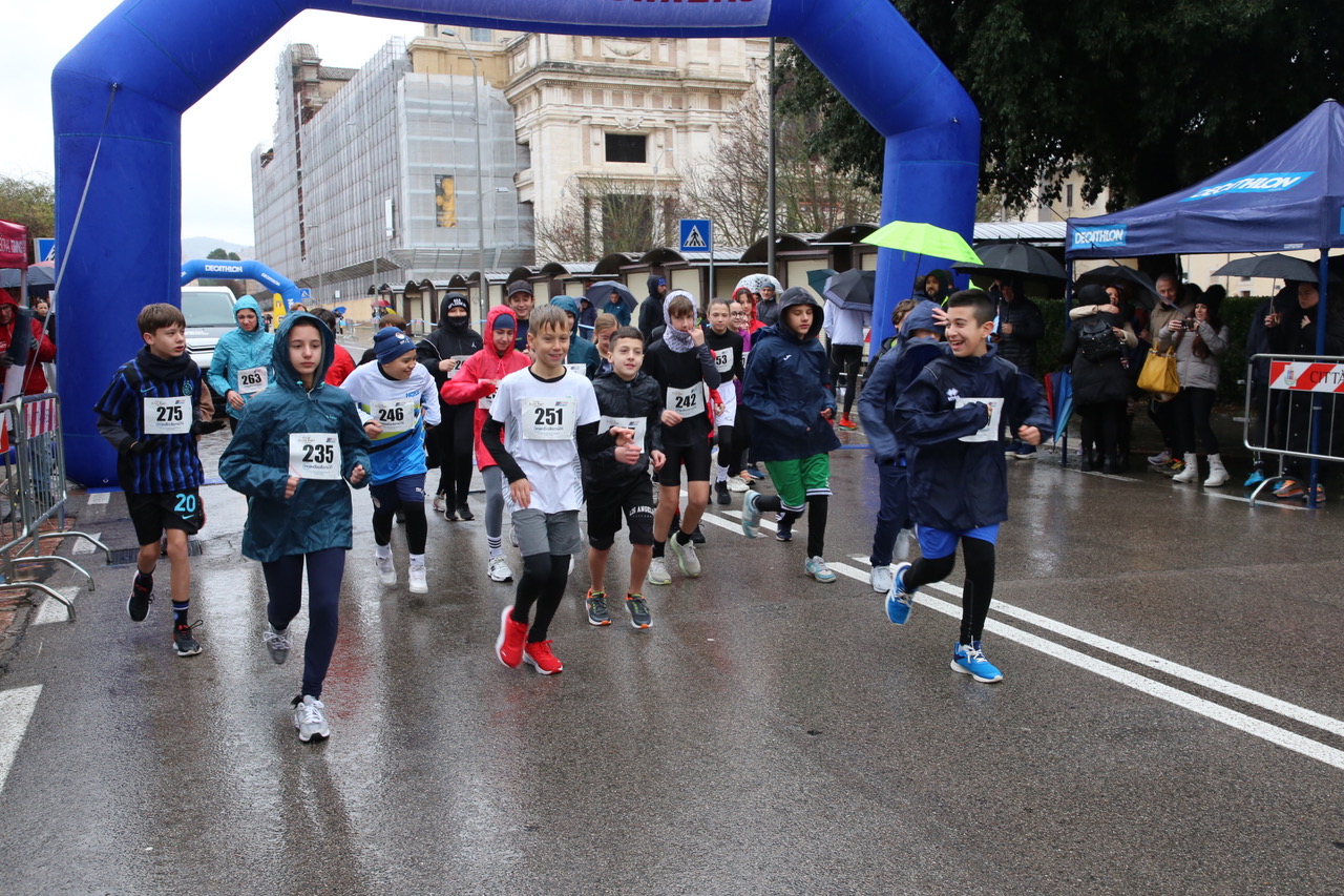Gennaiola 2026: grande successo a Santa Maria degli Angeli. Trionfano Simon Kibet e Melissa Fracassini (foto+video) 15 Gennaiola 2026: grande successo a Santa Maria degli Angeli. Trionfano Simon Kibet e Melissa Fracassini (foto+video) 14