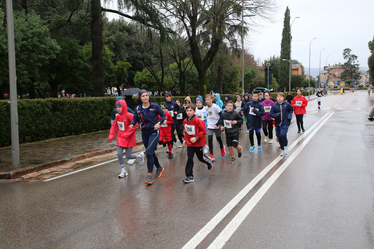 Gennaiola 2026: grande successo a Santa Maria degli Angeli. Trionfano Simon Kibet e Melissa Fracassini (foto+video) 17 Gennaiola 2026: grande successo a Santa Maria degli Angeli. Trionfano Simon Kibet e Melissa Fracassini (foto+video) 16