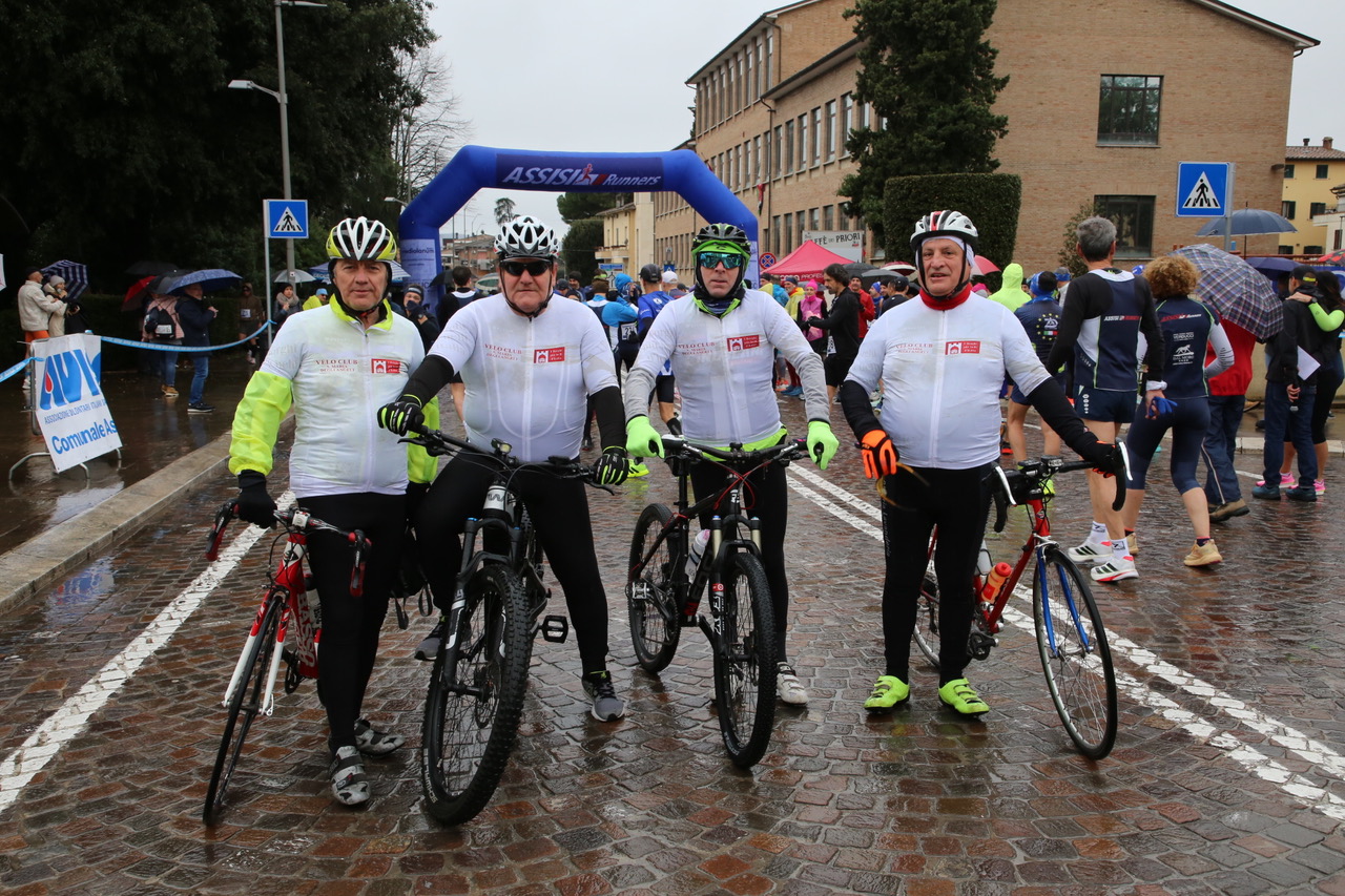 Gennaiola 2026: grande successo a Santa Maria degli Angeli. Trionfano Simon Kibet e Melissa Fracassini (foto+video) 23 Gennaiola 2026: grande successo a Santa Maria degli Angeli. Trionfano Simon Kibet e Melissa Fracassini (foto+video) 22