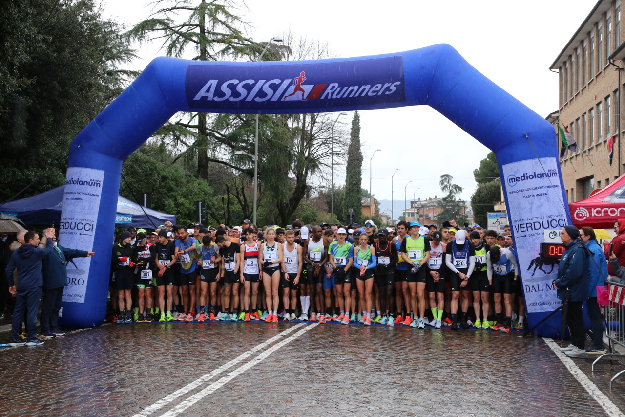 Gennaiola 2026: grande successo a Santa Maria degli Angeli. Trionfano Simon Kibet e Melissa Fracassini (foto+video) 45 Gennaiola 2026: grande successo a Santa Maria degli Angeli. Trionfano Simon Kibet e Melissa Fracassini (foto+video) 44