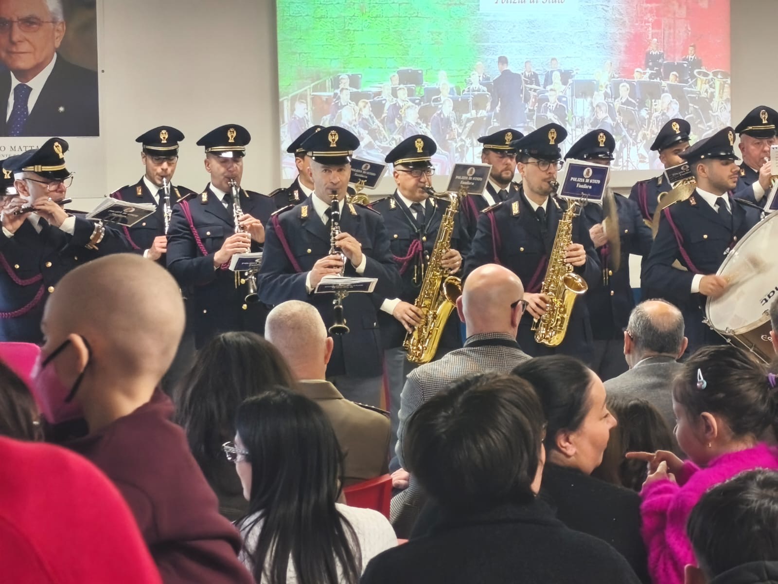 Festa dell’Epifania: tante le iniziative della Polizia di Stato di Perugia (foto) 6 Festa dell’Epifania: tante le iniziative della Polizia di Stato di Perugia (foto) 5