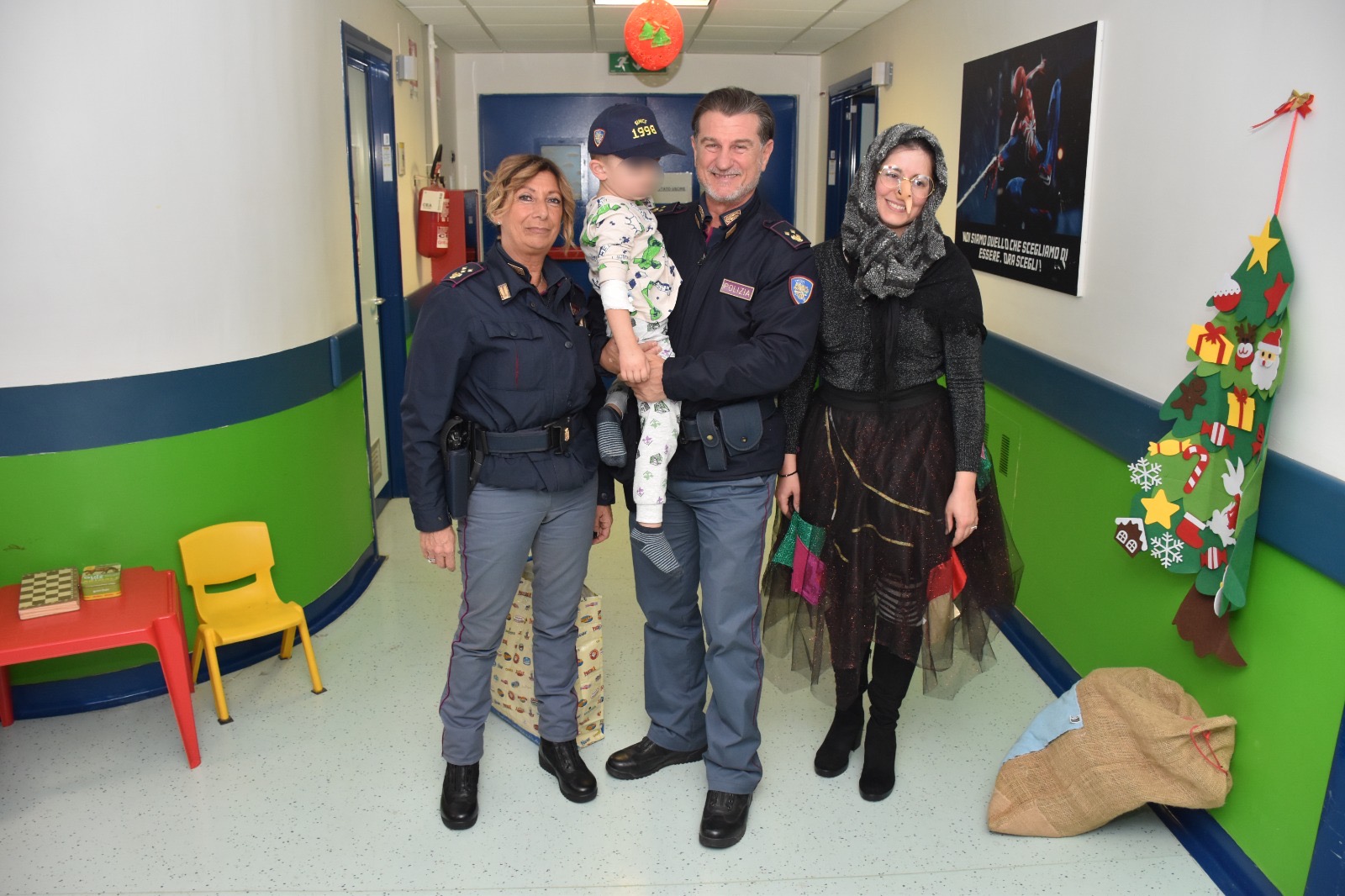 Festa dell’Epifania: tante le iniziative della Polizia di Stato di Perugia (foto) 12 Festa dell’Epifania: tante le iniziative della Polizia di Stato di Perugia (foto) 11