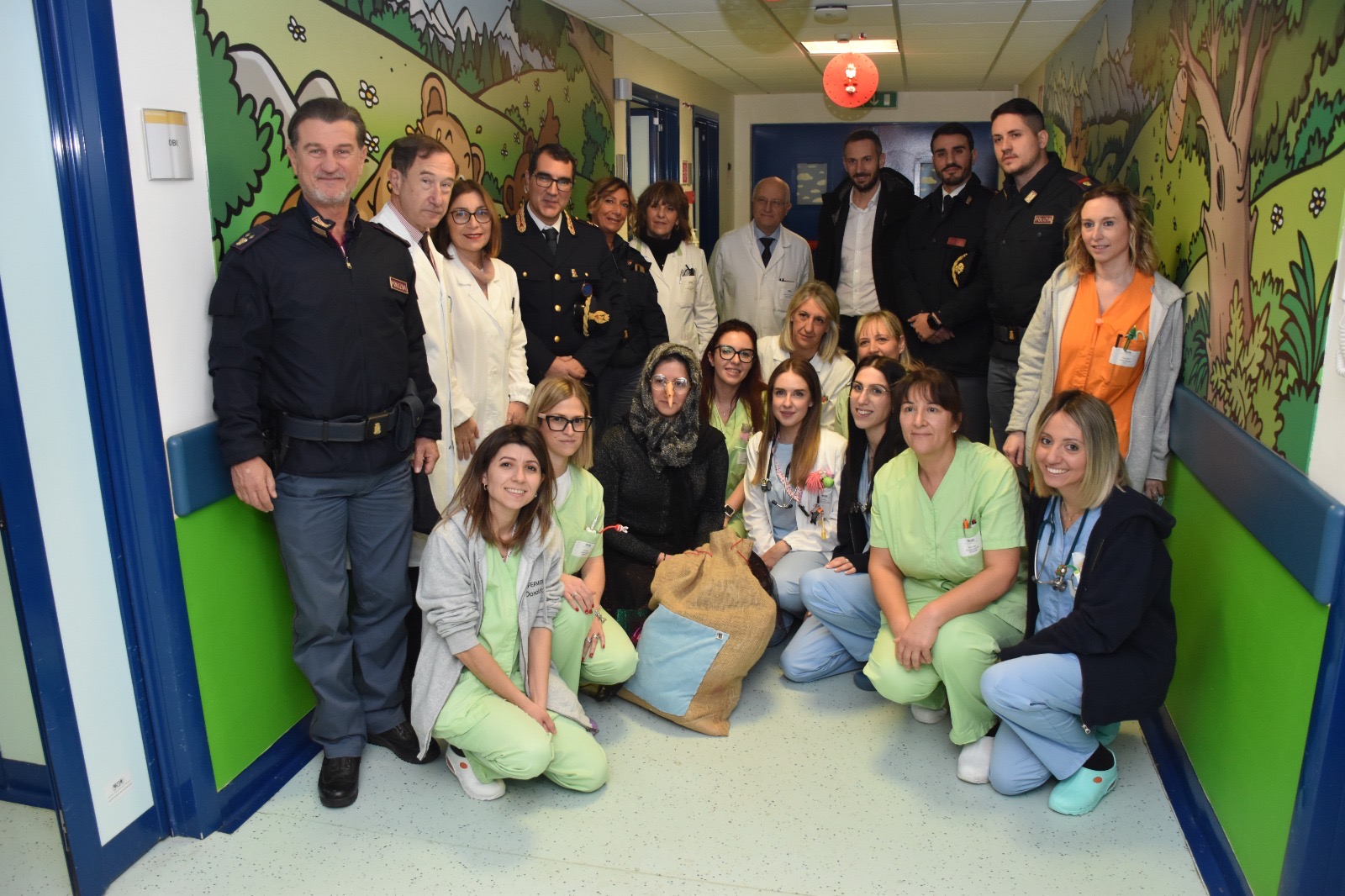 Festa dell’Epifania: tante le iniziative della Polizia di Stato di Perugia (foto) 16 Festa dell’Epifania: tante le iniziative della Polizia di Stato di Perugia (foto) 15