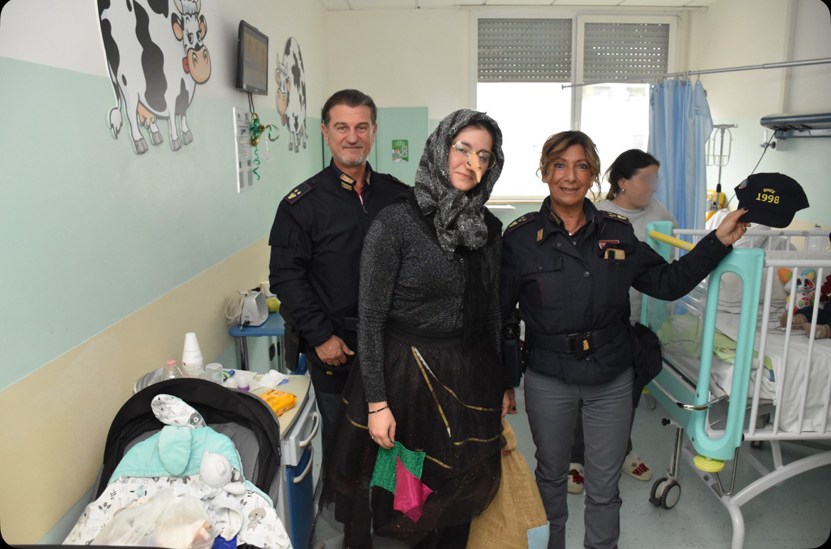 Festa dell’Epifania: tante le iniziative della Polizia di Stato di Perugia (foto) 20 Festa dell’Epifania: tante le iniziative della Polizia di Stato di Perugia (foto) 19