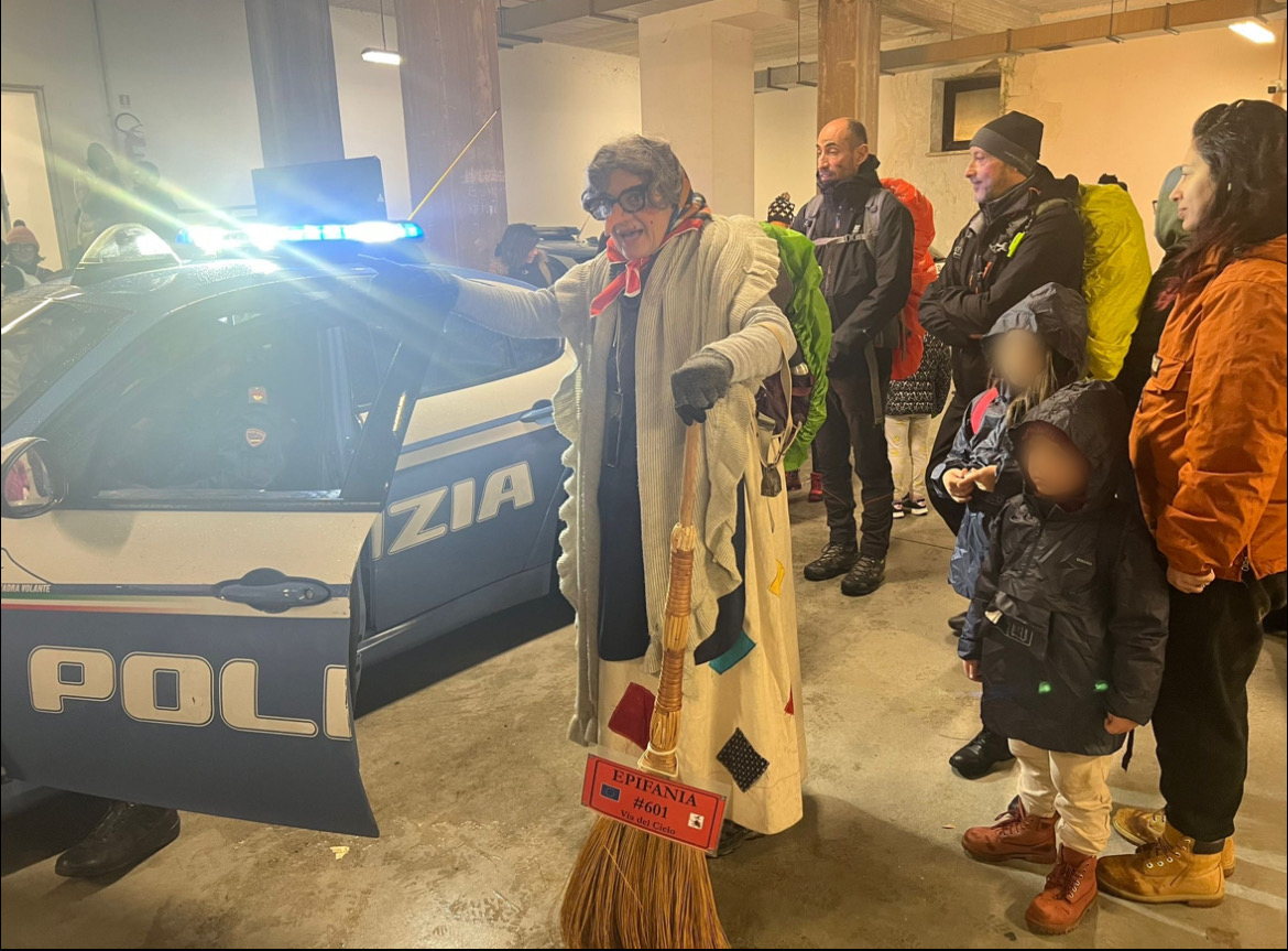 Festa dell’Epifania: tante le iniziative della Polizia di Stato di Perugia (foto) 36 Festa dell’Epifania: tante le iniziative della Polizia di Stato di Perugia (foto) 35