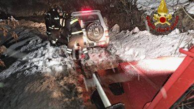 Fuoristrada bloccato sulla neve: intervento notturno dei Vigili del Fuoco 7