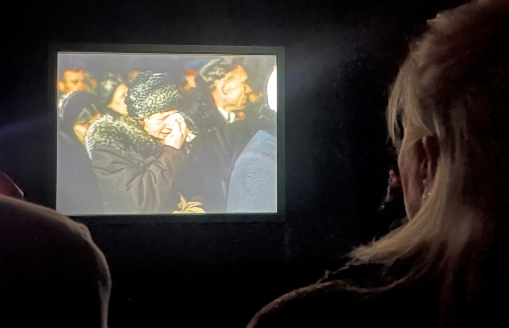 “Interregnum” di Adrian Paci: il popolo al centro della memoria collettiva a Foligno 8 “Interregnum” di Adrian Paci: il popolo al centro della memoria collettiva a Foligno 7