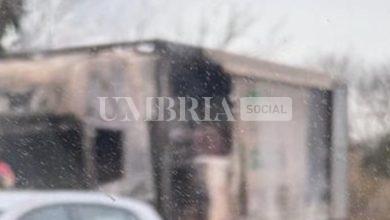 Camion in fiamme prima della galleria di Piscille: traffico in tilt sul raccordo Perugia-Bettolle 6