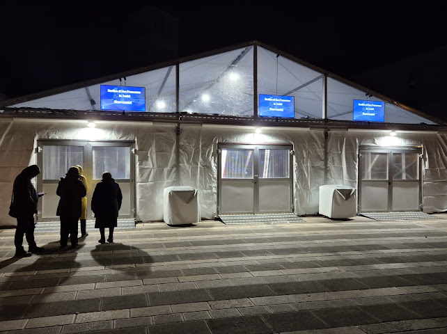 Ostensione delle spoglie mortali di San Francesco, chiusa la prima giornata: numeri da record (foto) 30 Ostensione delle spoglie mortali di San Francesco, chiusa la prima giornata: numeri da record (foto) 29