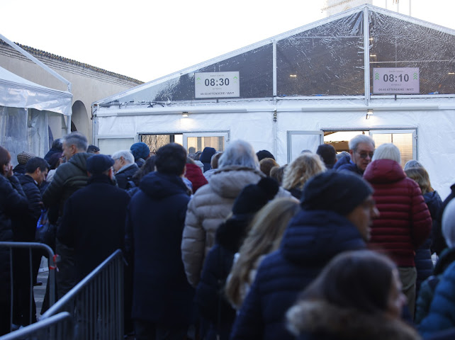 Ostensione delle spoglie mortali di San Francesco, chiusa la prima giornata: numeri da record (foto) 32 Ostensione delle spoglie mortali di San Francesco, chiusa la prima giornata: numeri da record (foto) 31