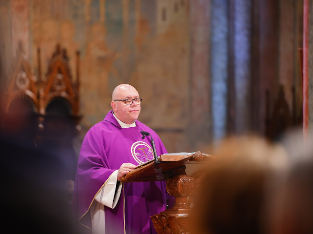 Ostensione delle spoglie mortali di San Francesco, chiusa la prima giornata: numeri da record (foto) 42 Ostensione delle spoglie mortali di San Francesco, chiusa la prima giornata: numeri da record (foto) 41