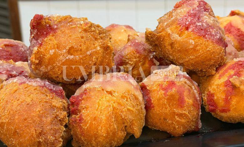 Strufoli umbri, il dolce di Carnevale che racconta una tradizione senza tempo 2 Strufoli umbri, il dolce di Carnevale che racconta una tradizione senza tempo 1