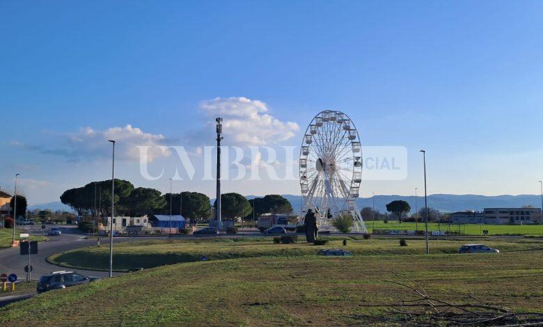Assisi, slitta l’apertura della ruota panoramica: integrazione atti del consigliere Fasulo blocca l’avvio 2 Assisi, slitta l’apertura della ruota panoramica: integrazione atti del consigliere Fasulo blocca l’avvio 1