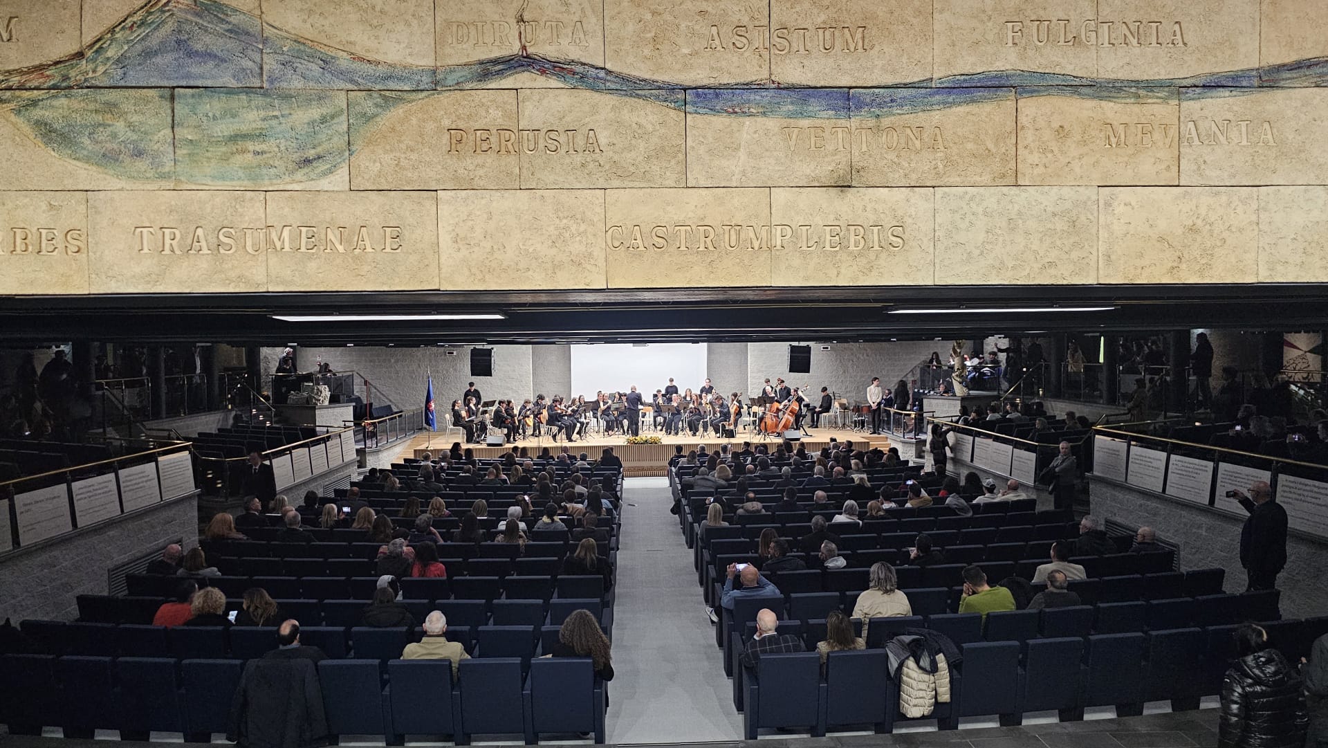 Riapre il Centro Congressi “Aldo Capitini”: arte, musica e partecipazione 6 Riapre il Centro Congressi “Aldo Capitini”: arte, musica e partecipazione 5