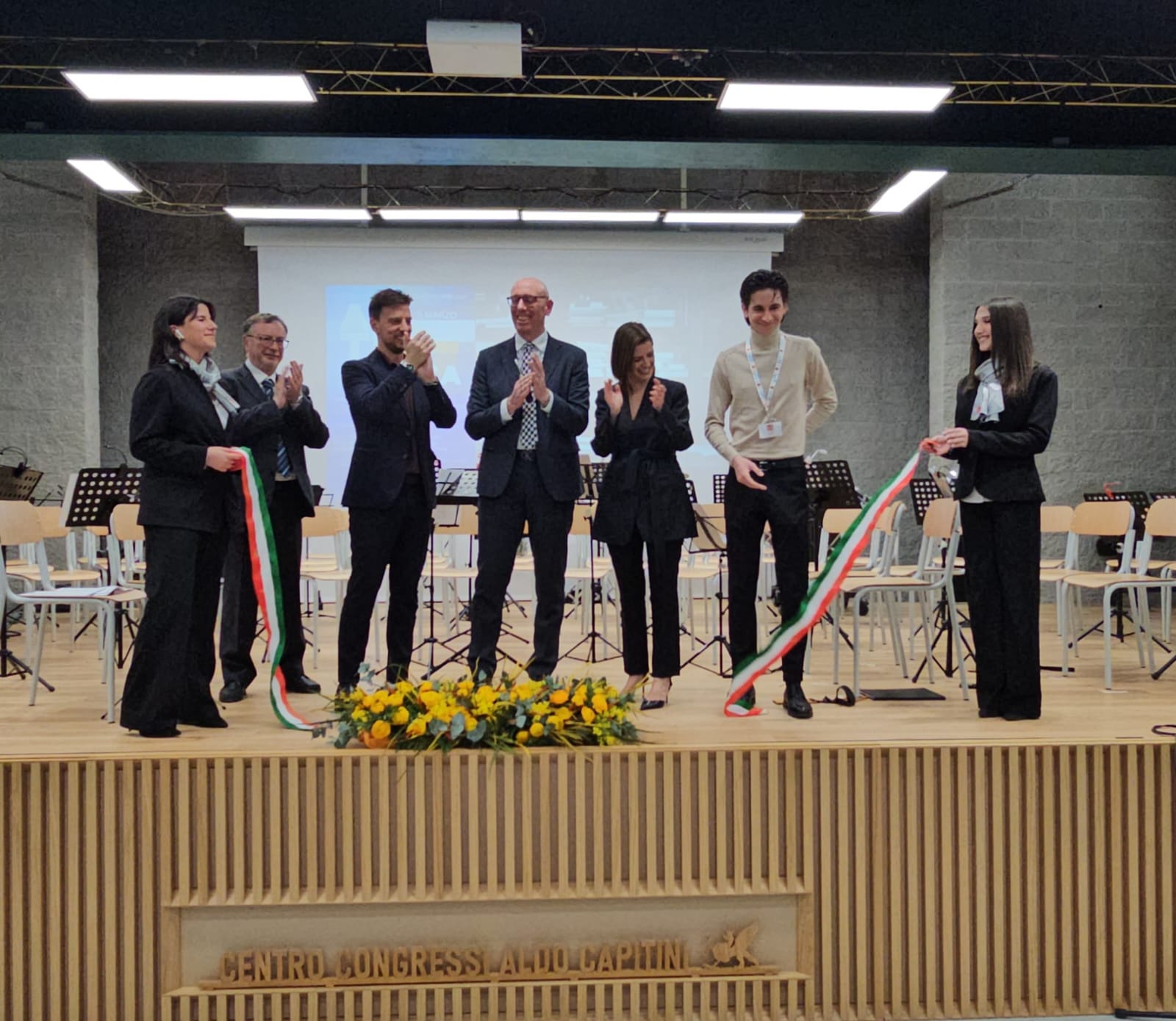 Riapre il Centro Congressi “Aldo Capitini”: arte, musica e partecipazione 14 Riapre il Centro Congressi “Aldo Capitini”: arte, musica e partecipazione 13