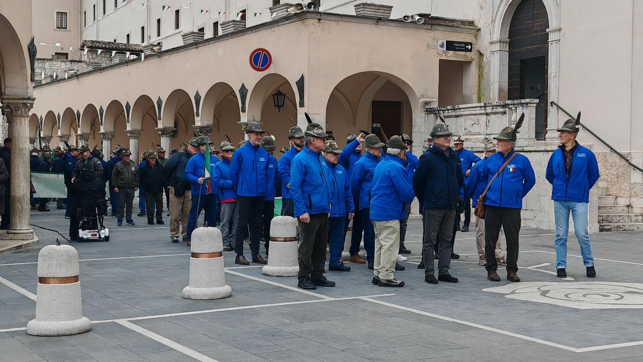 Cascia celebra gli Alpini e la memoria di Novenio Bucchi nel centenario della Medaglia d’Oro 14 Cascia celebra gli Alpini e la memoria di Novenio Bucchi nel centenario della Medaglia d’Oro 13