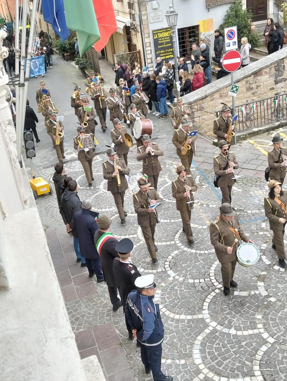 Cascia celebra gli Alpini e la memoria di Novenio Bucchi nel centenario della Medaglia d’Oro 18 Cascia celebra gli Alpini e la memoria di Novenio Bucchi nel centenario della Medaglia d’Oro 17