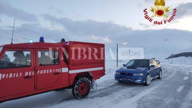 Auto bloccata dalla neve a Castelluccio, salvato un 30enne dopo ore di intervento (foto) 26 Auto bloccata dalla neve a Castelluccio, salvato un 30enne dopo ore di intervento (foto) 25